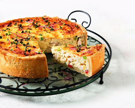 Киш с курицей, овощами и&nbsp;сыром фото к рецепту