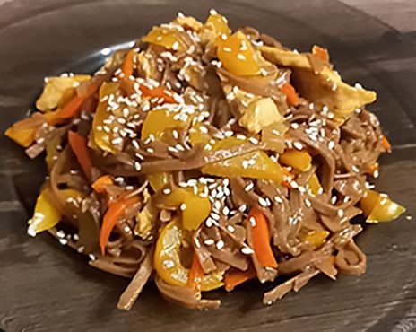 Гречневая лапша с курицей под соусом терияки фото к рецепту