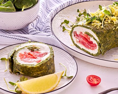 Рулет из шпината с форелью и сливочным сыром фото к рецепту