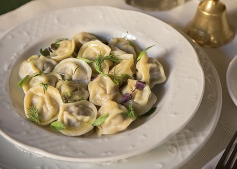 Пельмени с курицей и беконом фото к рецепту