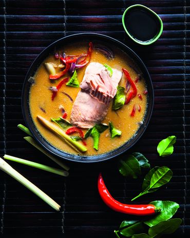Кокосовая кета с лемонграссом и овощами фото к рецепту