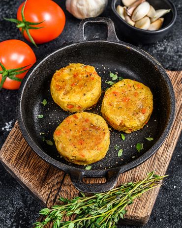 Картофельно-морковные котлеты с&nbsp;кукурузой фото к рецепту
