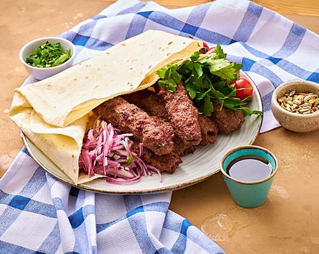 Люля-кебаб из говядины с соусом терияки фото к рецепту
