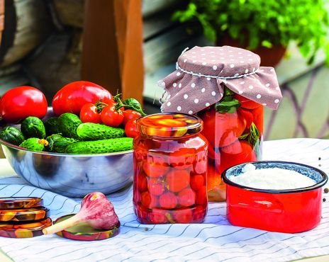 Маринованные сливовидные помидоры с перцем фото к рецепту