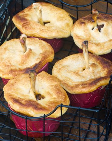 Порционный пирог с куриными ножками фото к рецепту