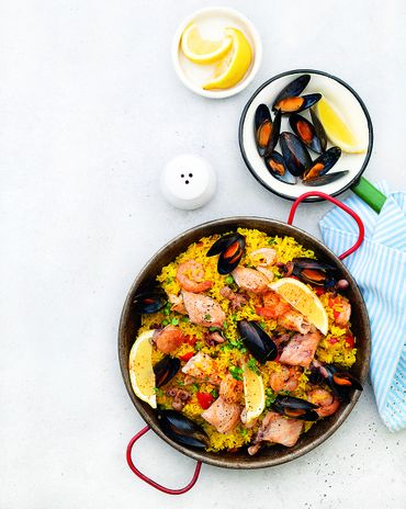 Паэлья с горбушей и морепродуктами фото к рецепту
