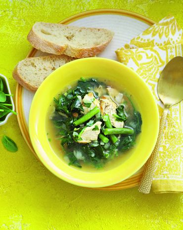 Суп из курицы гриль с фасолью и шпинатом фото к рецепту