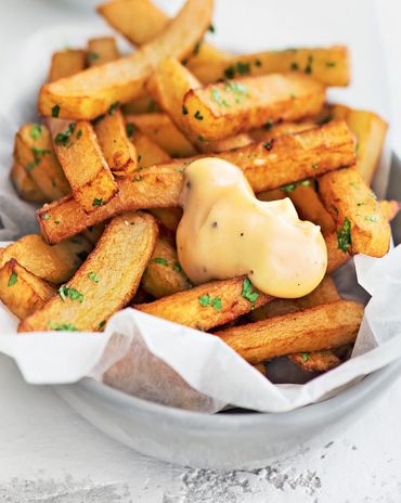 Самый вкусный картофель фри с домашним майонезом фото к рецепту