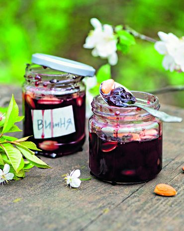 Варенье из вишни с миндалем и&nbsp;«Амаретто» фото к рецепту