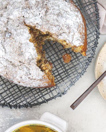 Яблочный кекс с орехами и изюмом фото к рецепту