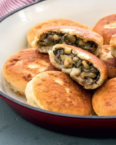 Жареные пирожки с баклажанами и мясом фото к рецепту