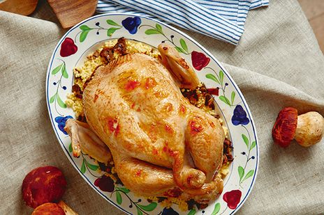Курица, фаршированная пшеном и сушеными грибами фото к рецепту