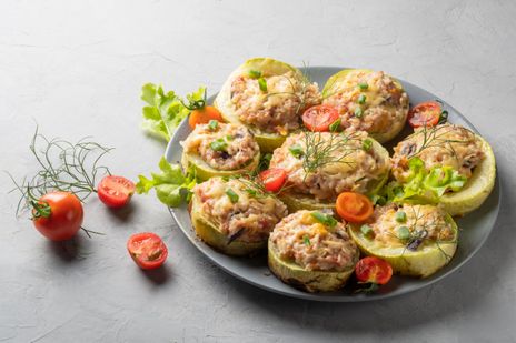 Кабачки кружочками в духовке с фаршем фото к рецепту