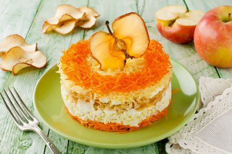 Салат французский с яблоком, морковью и сыром фото к рецепту