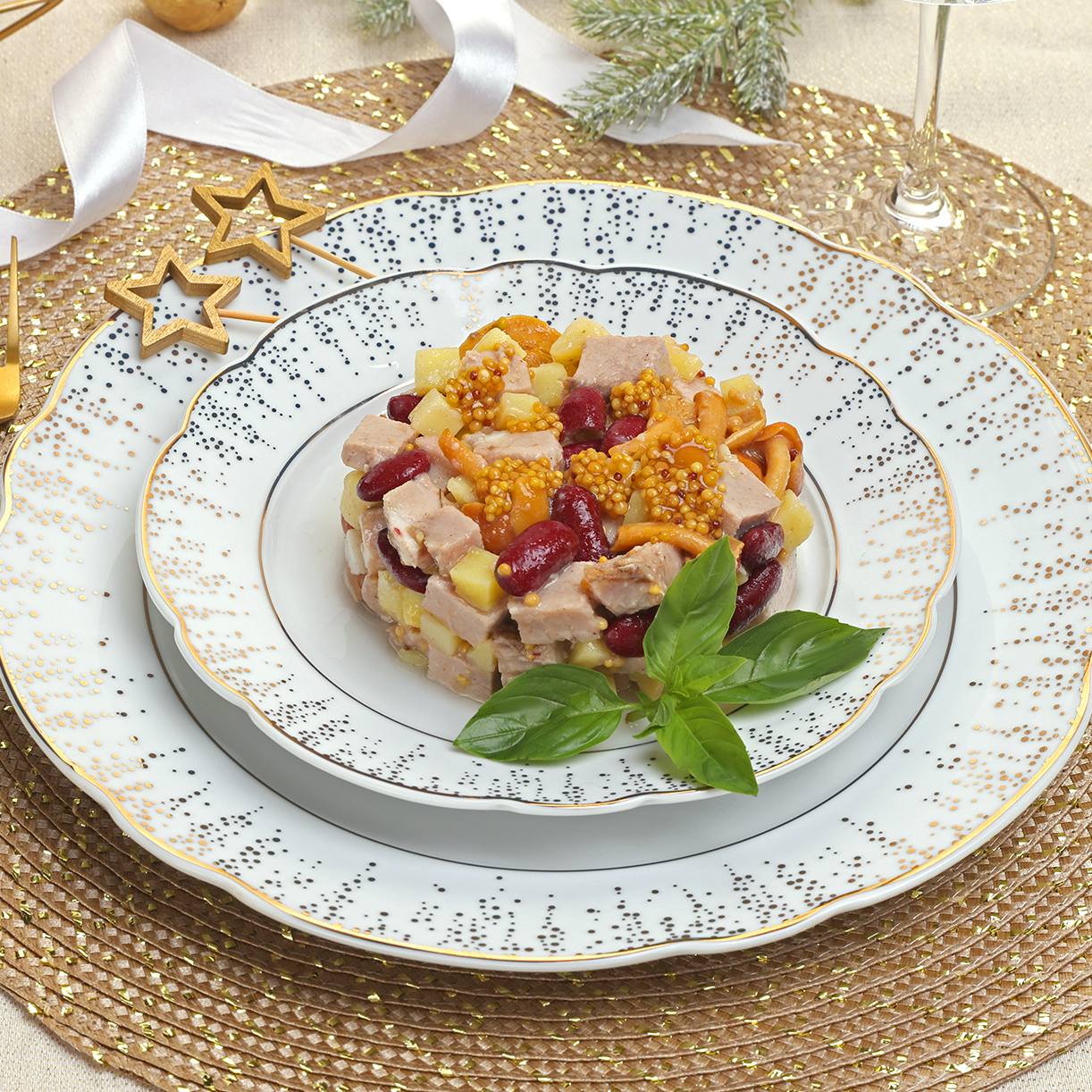 Изображение товара Салат Альпийский с бужениной из России, готовый, охлажденный, 859.99 рублей