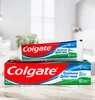 Зубная паста COLGATE Тройное действие Натуральная мята для защиты от кариеса, удаления потемнений с зубов и свежего дыхания, 100мл - фото 1