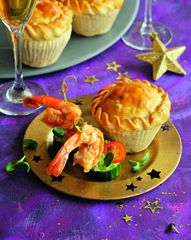 Канапе из&nbsp;огурцов с&nbsp;креветками и&nbsp;гуакамоле