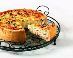Киш с курицей, овощами и&nbsp;сыром
