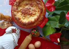 Пирог с курицей, картофелем и грибами