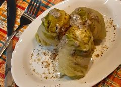 Голубцы с соусом из лесных грибов