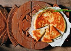 Хачапури с жареным луком и грибами