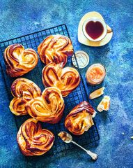 Булочки-сердечки с&nbsp;джемом