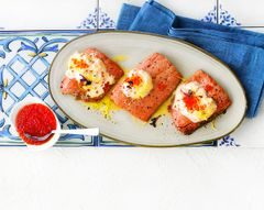 Горбуша с соусом из маскарпоне и&nbsp;икрой