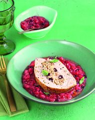 Грудка индейки с&nbsp;яблоками, перловкой и&nbsp;яблочным соусом