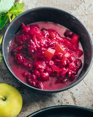 Клюквенный соус с яблоком и имбирем к утке и дичи