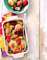 Куриные бедрышки, запеченные с фруктами и карри