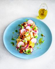 Картофельный салат с грибами и квашеной капустой