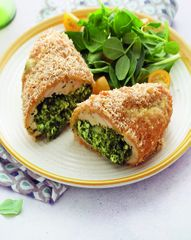 Куриная грудка, фаршированная шпинатом, сыром и творогом