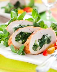 Куриные грудки со шпинатом и сыром