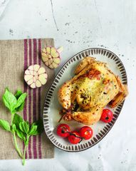 Курица, запеченная с чесночно-базиликовым маслом