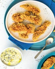 Куриные наггетсы с сырным соусом