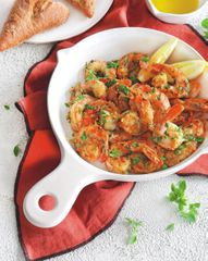 Креветки с чесноком и петрушкой