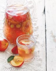 Компот из косточковых и винограда