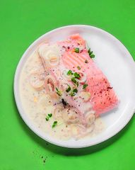 Красная рыба со сливочным соусом