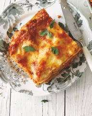 Лазанья с рагу из кролика