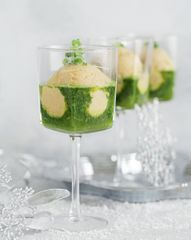 Мороженое из хурмы и муската с мятным соусом от Марка Стаценко