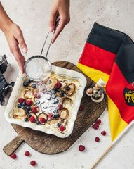 Немецкая блинная запеканка с&nbsp;бананами
