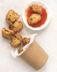 Пончики из заварного теста с мясом краба