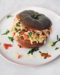 Помидоры с начинкой из тунца