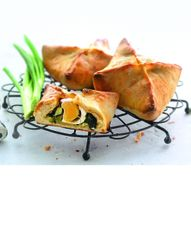 Пирожки с луком и яйцом