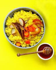 Пшенная каша с печеными фруктами