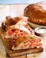 Ржаной пирог с&nbsp;кижучем, картофелем и&nbsp;луком