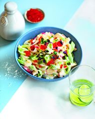 Салат из кальмаров и крабового мяса с икрой