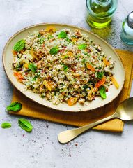 Салат из цветной капусты с курагой