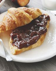 Сливовое «масло» с корицей и бадьяном