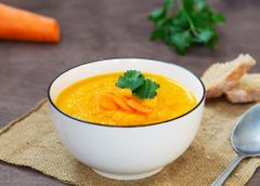 Суп-пюре из&nbsp;запеченной моркови с&nbsp;аджикой